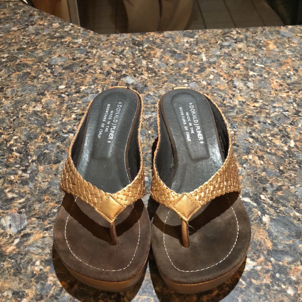 Donald j PLiner  SANDLES - Picture 2 of 8